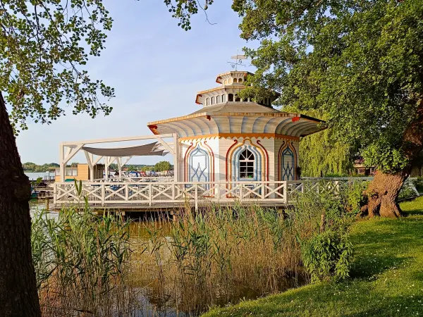 202506030-36 - Wäschespülhäuschen am Zierker See in Neustrelitz, Mecklenburgische Seenplatte, Mecklenburg-Vorpommern, Deutschland