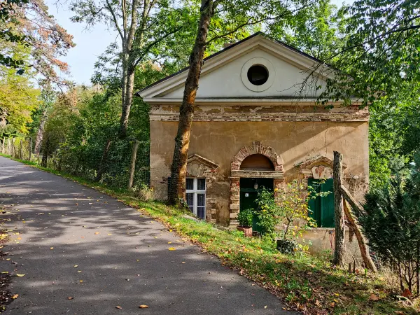 202310110-19 - Wallwachhaus am Berting bei Wörlitz, Anhalt-Dessau-Wittenberg, Sachen-Anhalt, Deutschland
