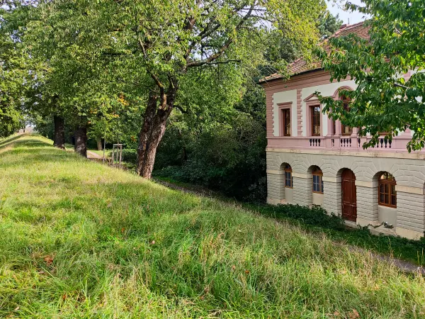202310110-18 - Wallwachhaus Mittelhölzer bei Wörlitz, Anhalt-Dessau-Wittenberg, Sachen-Anhalt, Deutschland