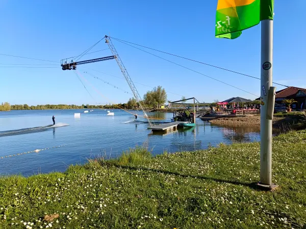 202604250-34 - Wasserskianlage am Südsee bei Xanten, Niederrhein, Nordrhein-Westfalen, Deutschland