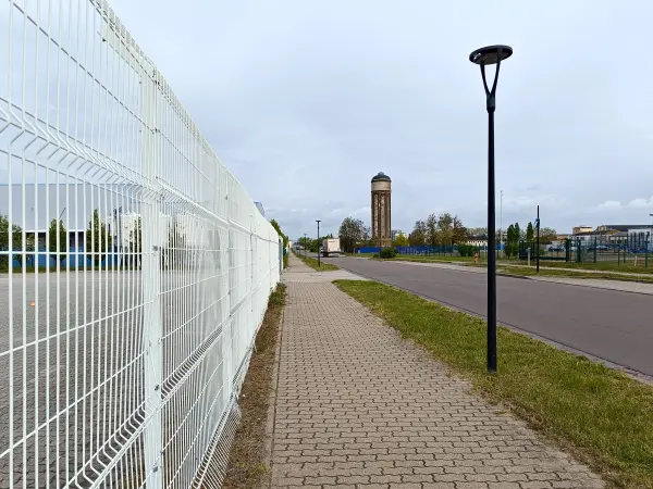 202404240-09 - Wasserturm an der Filmstraße in Wolfen, Anhalt-Dessau-Wittenberg, Sachsen-Anhalt, Deutschland