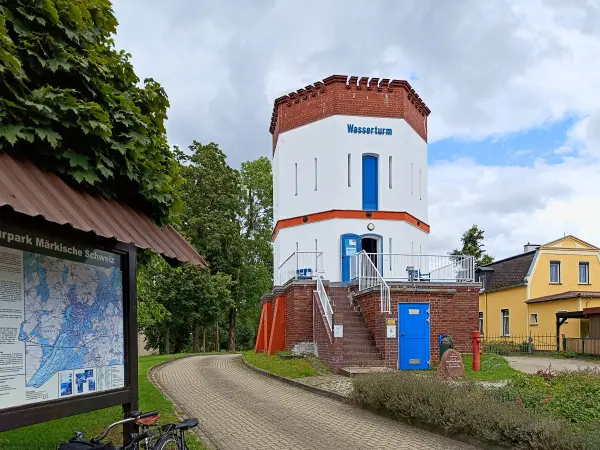 202508020-28 - Wasserturm in Waldsieversdorf, Märkische Schweiz, Seenland Oder-Spree, Brandenburg, Deutschland