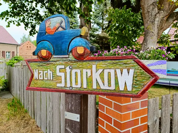 202505170-02 - Wegweiser in Kummersdorf, Seenland Oder-Spree, Brandenburg, Deutschland