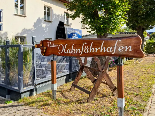 202310060-01 - Wegweiser in Raddusch, Spreewald, Brandenburg, Deutschland