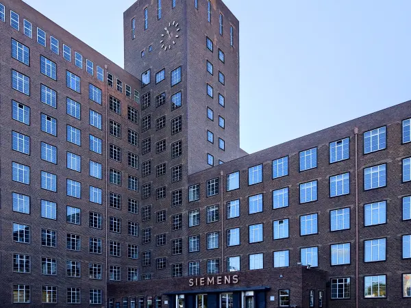 202310080-05 - Wernerwerk-Hochhaus in Siemensstadt, Berlin, Deutschland