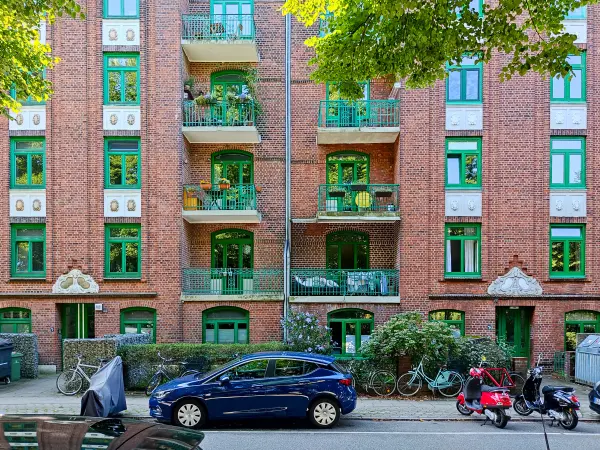 202308200-35 - Wohnhäuser in Barmbek, Hamburg, Deutschland