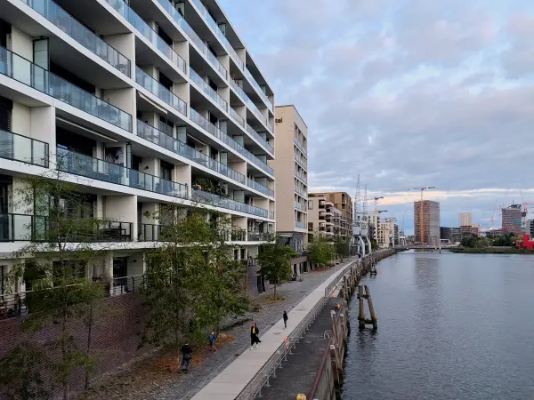 202309220-44 - Wohnhäuser in der HafenCity, Hamburg, Deutschland