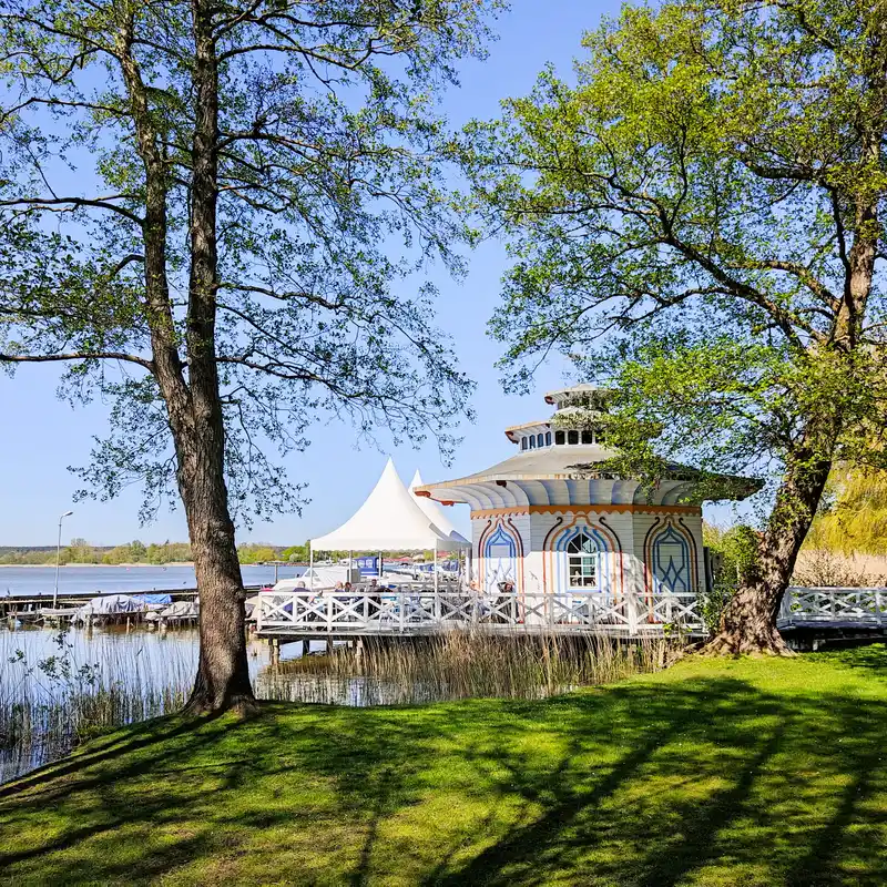 Chinesischer Pavillon am Zierker See