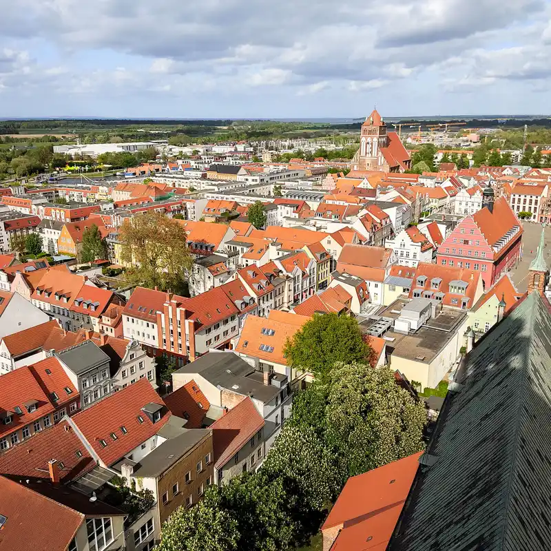 Runde von der Hansestadt Greifswald zur Klosterruine Eldena und zum Fischerdorf Wieck