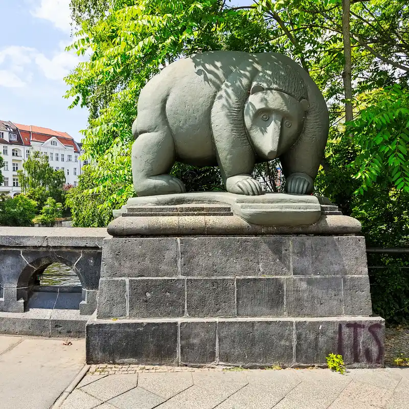 Eisvögel am Westhafen, Biber an der Spree – Urbane Uferwanderung rund um Moabit