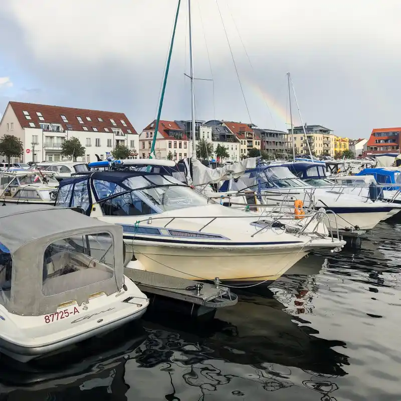 Warener Hafen mit Regenbogen