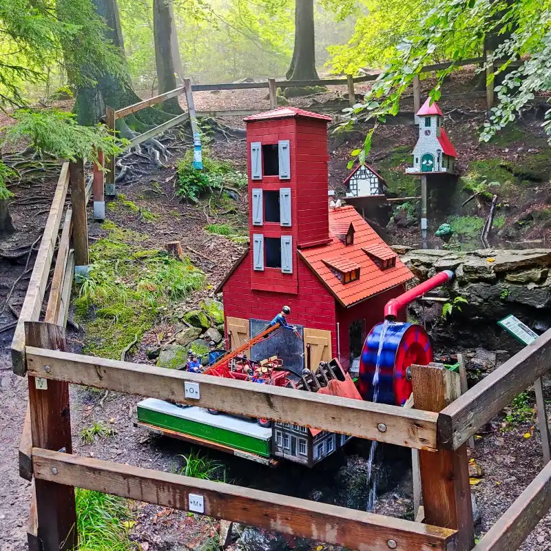 Kleine Deisterwanderung zu den Miniatur-Wasserrädern von Wennigsen