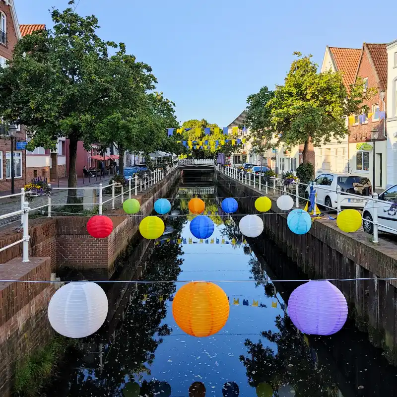 Fast immer am Wasser entlang durch das märchenhafte Buxtehude