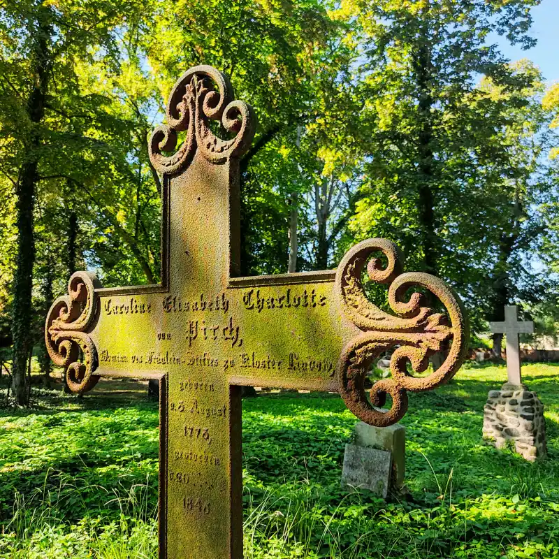 Friedhof an der Klosterruine