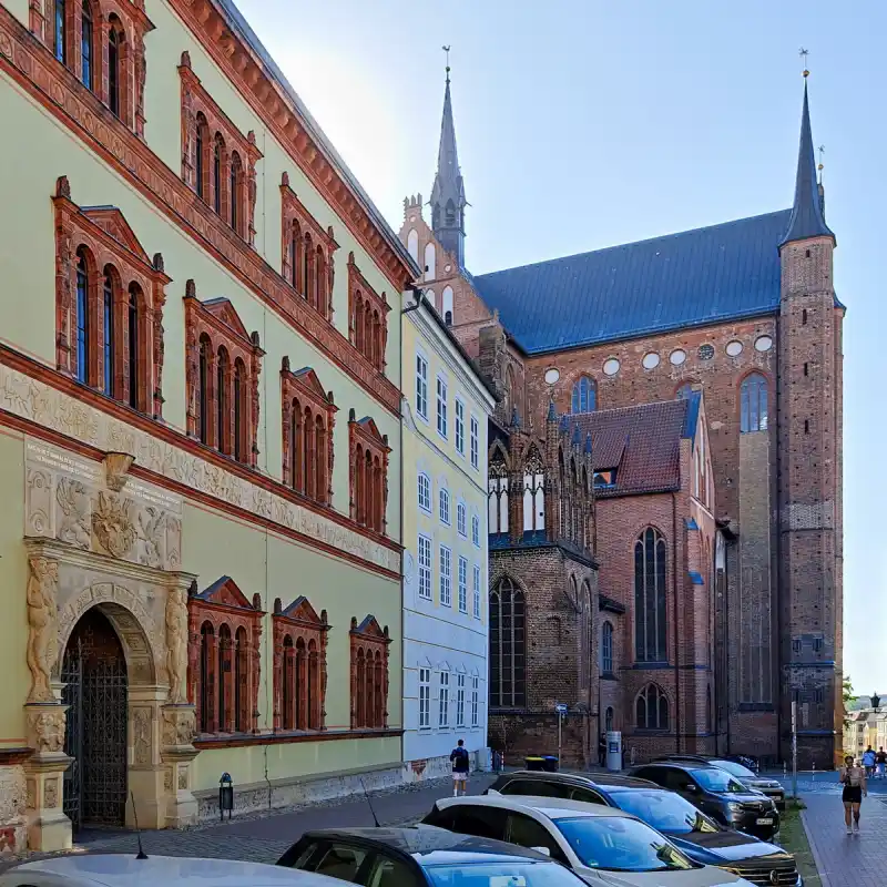 Fürstenhof und St.-Georgen-Kirche