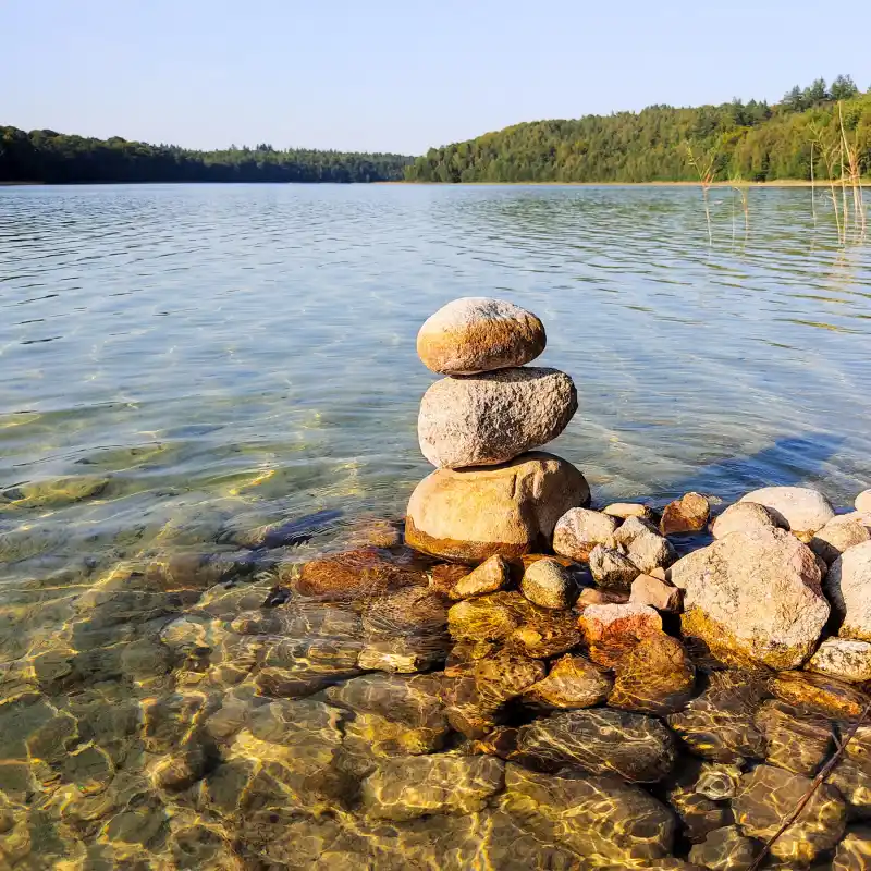 Steinmännchen im Peetschsee