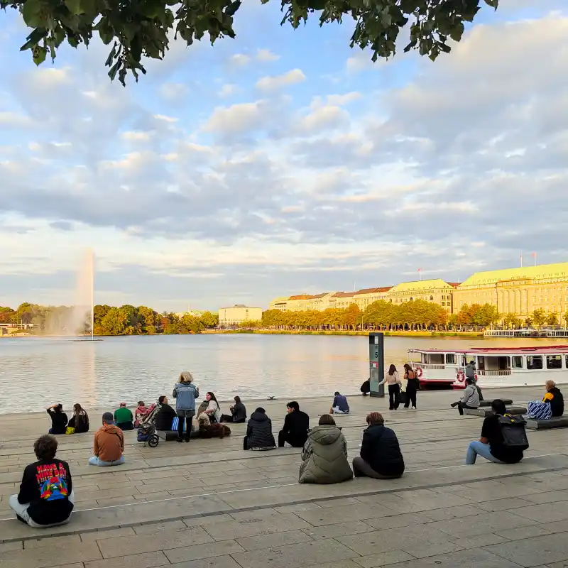 Abendspaziergang von Planten un Blomen zur Binnenalster und zur HafenCity