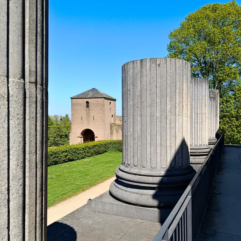 Hafentempel und Wachturm
