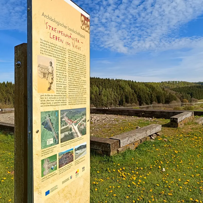 Auf dem Rundweg »Archäologie entdecken« um das Eifeldorf Nettersheim